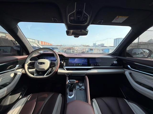 Geely Monjaro 2021 2.0TD DCT EVO Уважаемый тип с двумя приводами интерьер фото 8