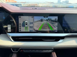 Geely Monjaro 2021 2.0TD DCT EVO Уважаемый тип с двумя приводами интерьер фото 12