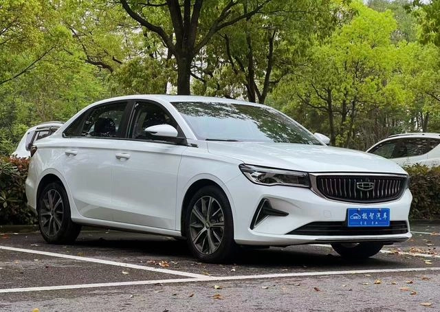 Geely Emgrand 2022 Номер 4 Поколение 1.5L CVT Флагманский экстерьер фото 3