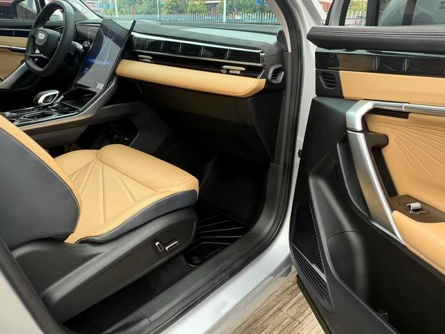 Geely Boyue L 2023 1.5TD DCT Premium Trim interior photo 15