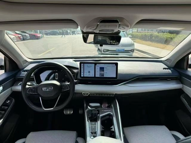 Geely Preface 2023 2.0T Premium Trim interior photo 8