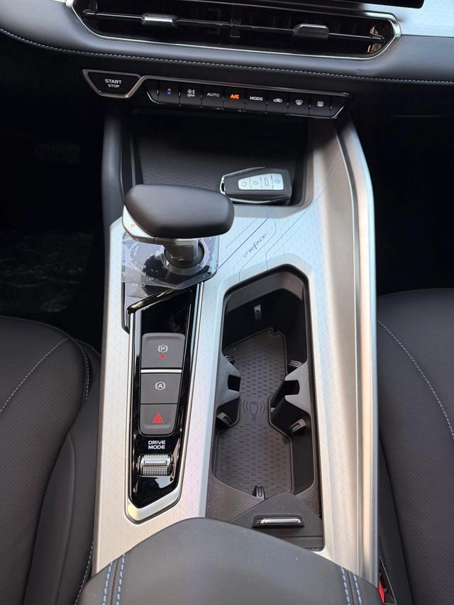 Geely Preface 2025 1.5T Восточный Яо Куньлунь-версия экстерьер фото 9