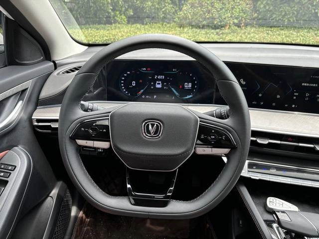 Changan Eado 2023 PLUS Enjoyment Edition Blue whale NE 1.4T GDI DCT Premium Trim interior photo 13