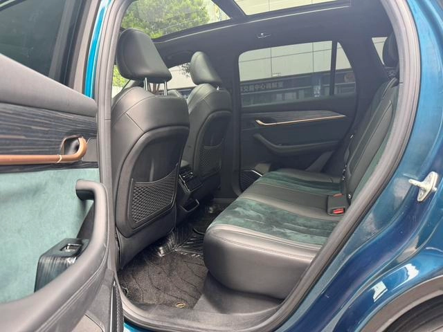 Geely Monjaro 2021 2.0TD DCT EVO Two-wheel-drive Zhizun type interior photo 10