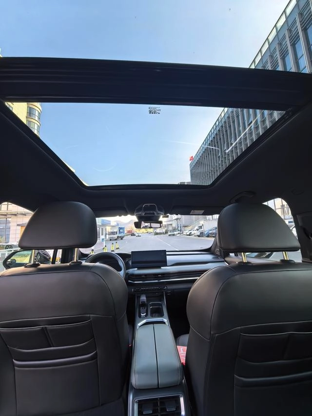 Geely Okavango L 2023 2.0TD DCT Premium Trim interior photo 11