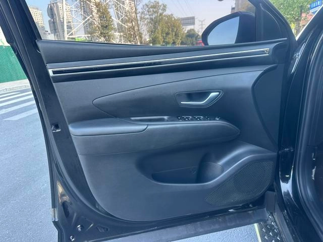 Hyundai Tucson 2021 Tucson L 1.5T GLS Ведущая версия с двумя приводами интерьер фото 15 Hyundai Tucson 2021 Tucson L 1.5T GLS Ведущая версия с двумя приводами интерьер фото 15