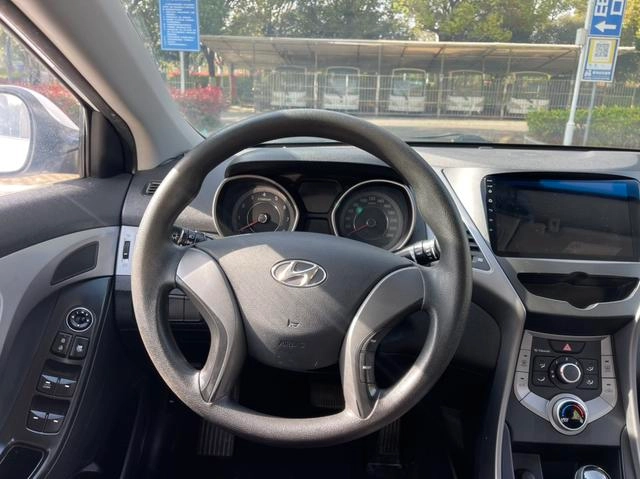 Hyundai Elantra Langdong 2016 1.6L Tipo inteligente automático interior foto 15