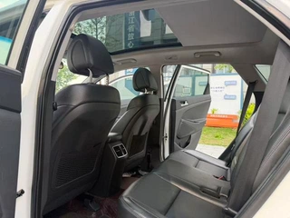 Hyundai Tucson 2015 1.6T Dual-clutch, two-wheel drive, intelligent model exterior photo 7 Hyundai Tucson 2015 1.6T Dual-clutch, two-wheel drive, intelligent model exterior photo 7