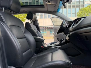 Hyundai Tucson 2015 1.6T Dual-clutch, two-wheel drive, intelligent model interior photo 9 Hyundai Tucson 2015 1.6T Dual-clutch, two-wheel drive, intelligent model interior photo 9