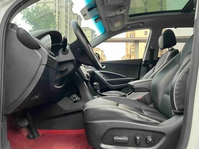 Hyundai Santa Fe 2017 2.4L Automatic two-drive intelligent type 5 seat exterior photo 5