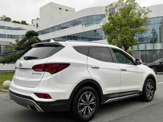 Hyundai Santa Fe 2017 2.4L Automatic two-drive intelligent type 5 seat interior photo 13