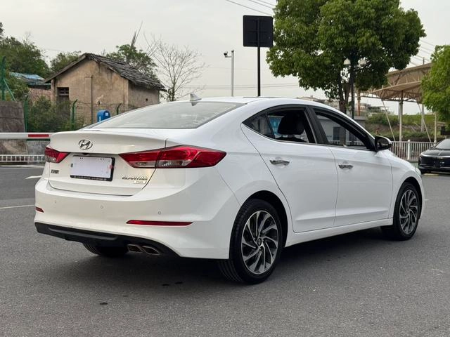 Hyundai Elantra Lingdong 2019 1.4T Double embrayage et éblouissement Type de vitalité extérieur photo 5