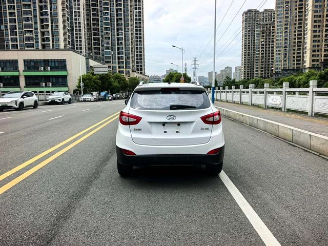 Hyundai ix35 2015 2.0L Automatic two-drive intelligent type country IV exterior photo 5 Hyundai ix35 2015 2.0L Automatic two-drive intelligent type country IV exterior photo 5