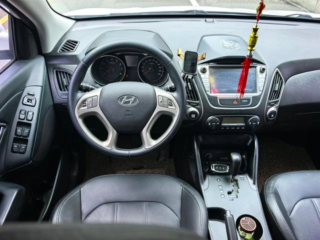 Hyundai ix35 2015 2.0L Automatic two-drive intelligent type country IV interior photo 9 Hyundai ix35 2015 2.0L Automatic two-drive intelligent type country IV interior photo 9