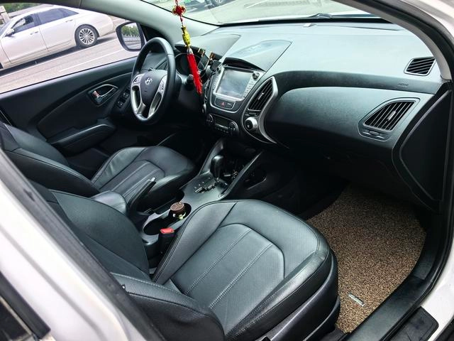 Hyundai ix35 2015 2.0L Automatic two-drive intelligent type country IV interior photo 10 Hyundai ix35 2015 2.0L Automatic two-drive intelligent type country IV interior photo 10