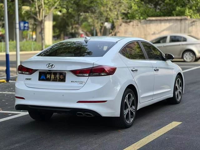Hyundai Elantra Lingdong 2018 1.4T Dual-clutch dazzle vitality type interior photo 8