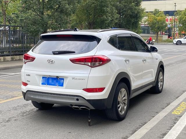 Hyundai Tucson 2018 1.6T Dual-clutch two-wheel drive 15 Anniversary Special Edition interior photo 9 Hyundai Tucson 2018 1.6T Dual-clutch two-wheel drive 15 Anniversary Special Edition interior photo 9