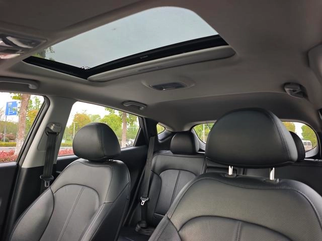 Hyundai ix35 2015 2.0L Automatic two-drive intelligent type country IV interior photo 8 Hyundai ix35 2015 2.0L Automatic two-drive intelligent type country IV interior photo 8