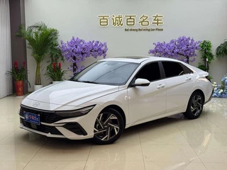 Hyundai Elantra 2023 1.5L CVT LUX Versión de lujo