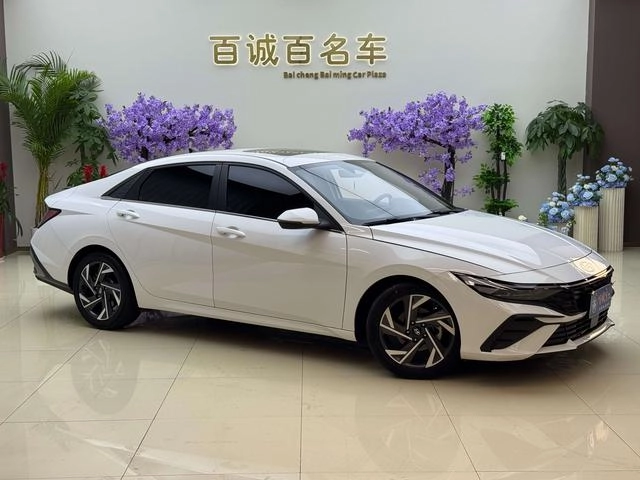 Hyundai Elantra 2023 1.5L CVT LUX Premium Edition exterior photo 3 Hyundai Elantra 2023 1.5L CVT LUX Premium Edition exterior photo 3