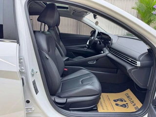 Hyundai Elantra 2023 1.5L CVT LUX Premium Edition interior photo 11 Hyundai Elantra 2023 1.5L CVT LUX Premium Edition interior photo 11