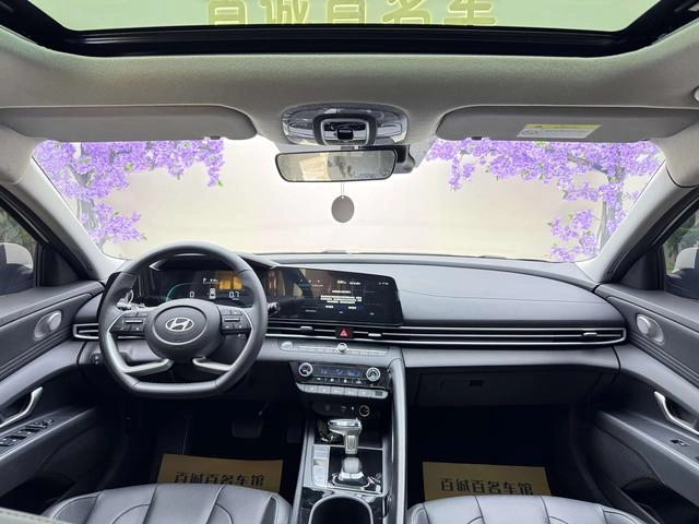 Hyundai Elantra 2023 1.5L CVT LUX Premium Edition interior photo 14 Hyundai Elantra 2023 1.5L CVT LUX Premium Edition interior photo 14
