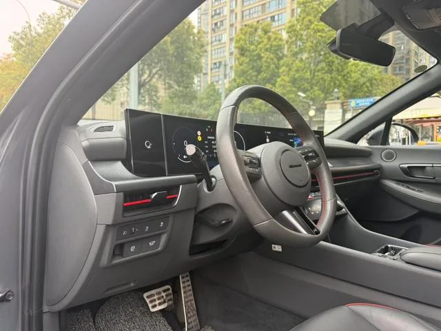 Hyundai Sonata 2024 2.0T N Line Pro interior foto 16 Hyundai Sonata 2024 2.0T N Line Pro interior foto 16
