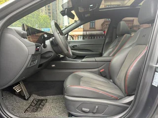 Hyundai Sonata 2024 2.0T N Line Pro interior foto 17 Hyundai Sonata 2024 2.0T N Line Pro interior foto 17