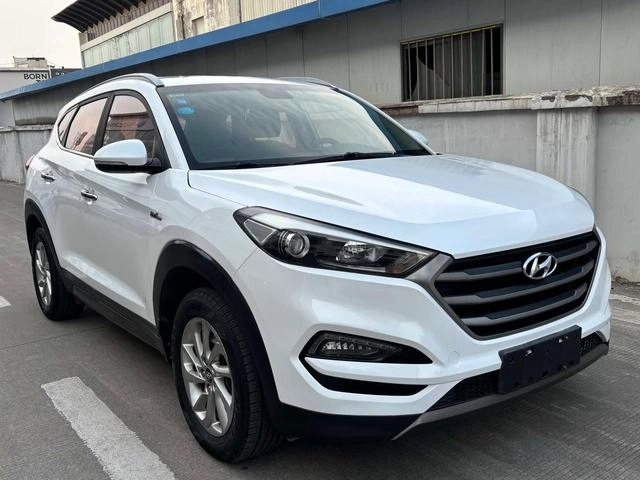 Hyundai Tucson 2015 1.6T Dual-clutch, two-wheel drive, intelligent model exterior photo 3 Hyundai Tucson 2015 1.6T Dual-clutch, two-wheel drive, intelligent model exterior photo 3