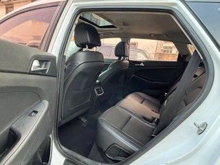 Hyundai Tucson 2015 1.6T Dual-clutch, two-wheel drive, intelligent model interior photo 10 Hyundai Tucson 2015 1.6T Dual-clutch, two-wheel drive, intelligent model interior photo 10