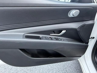 Hyundai Elantra 2023 1.5L CVT LUX Premium Edition interior photo 13 Hyundai Elantra 2023 1.5L CVT LUX Premium Edition interior photo 13