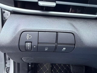 Hyundai Elantra 2023 1.5L CVT LUX Premium Edition interior photo 17 Hyundai Elantra 2023 1.5L CVT LUX Premium Edition interior photo 17