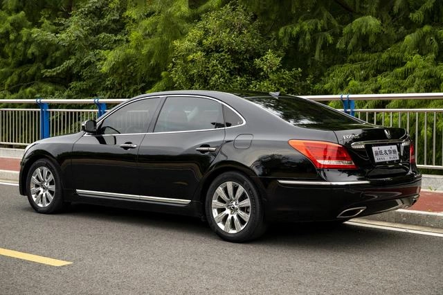 Hyundai Equus 2012 3.8 GDi Premium Edition exterior photo 4