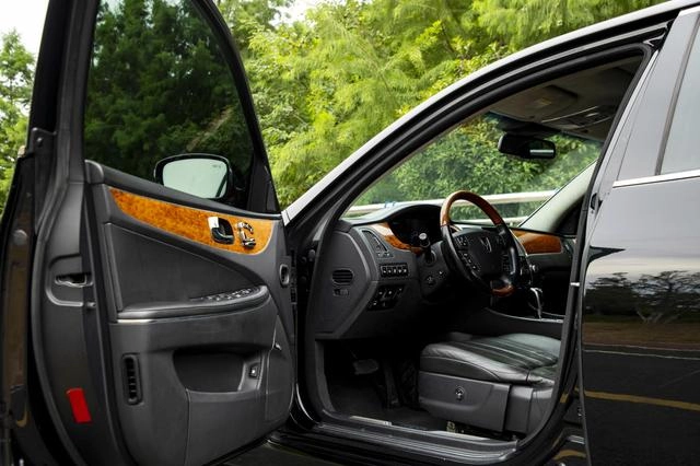 Hyundai Equus 2012 3.8 GDi Premium Edition exterior photo 5
