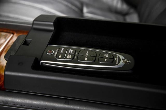Hyundai Equus 2012 3.8 GDi Premium Edition interior photo 12