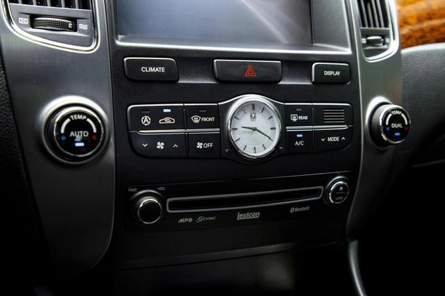 Hyundai Equus 2012 3.8 GDi Premium Edition interior photo 20