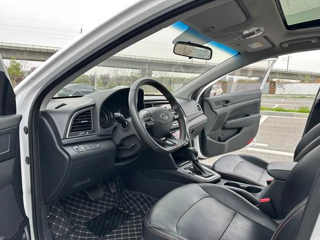 Hyundai Elantra Lingdong 2016 1.4T Doble embrague deslumbrante Tipo de vitalidad interior foto 9