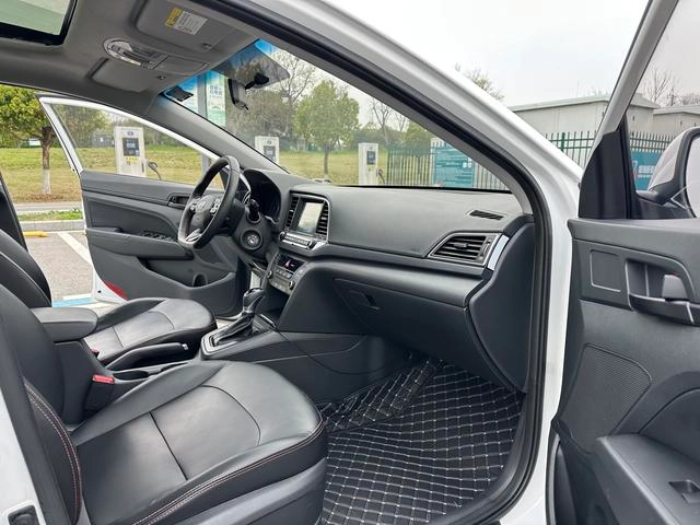 Hyundai Elantra Lingdong 2016 1.4T Doble embrague deslumbrante Tipo de vitalidad interior foto 10