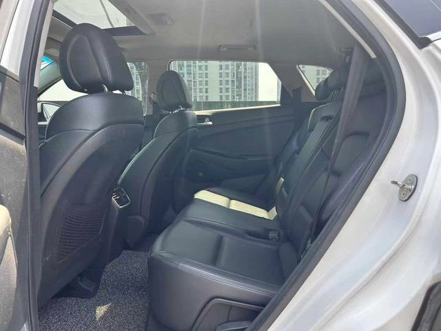 Hyundai Tucson 2015 1.6T Double embrayage, traction avant, version intelligente extérieur photo 6 Hyundai Tucson 2015 1.6T Double embrayage, traction avant, version intelligente extérieur photo 6
