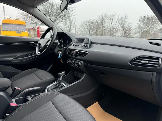 Hyundai Elantra Yuedong 2020 1.6L Versión automática agradable a la vista GL interior foto 6 Hyundai Elantra Yuedong 2020 1.6L Versión automática agradable a la vista GL interior foto 6