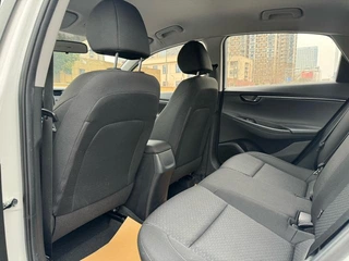 Hyundai Elantra Yuedong 2020 1.6L Versión automática agradable a la vista GL interior foto 8 Hyundai Elantra Yuedong 2020 1.6L Versión automática agradable a la vista GL interior foto 8