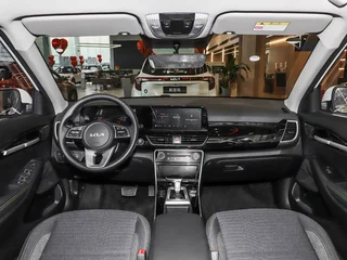 Kia Seltos 2026 1.5L IVT Versión cómoda interior foto 9 Kia Seltos 2026 1.5L IVT Versión cómoda interior foto 9