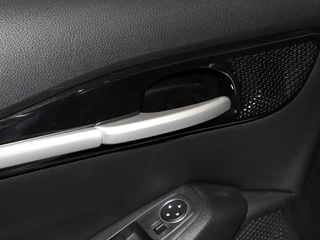 Kia Seltos 2026 1.5L IVT Versión cómoda interior foto 14 Kia Seltos 2026 1.5L IVT Versión cómoda interior foto 14