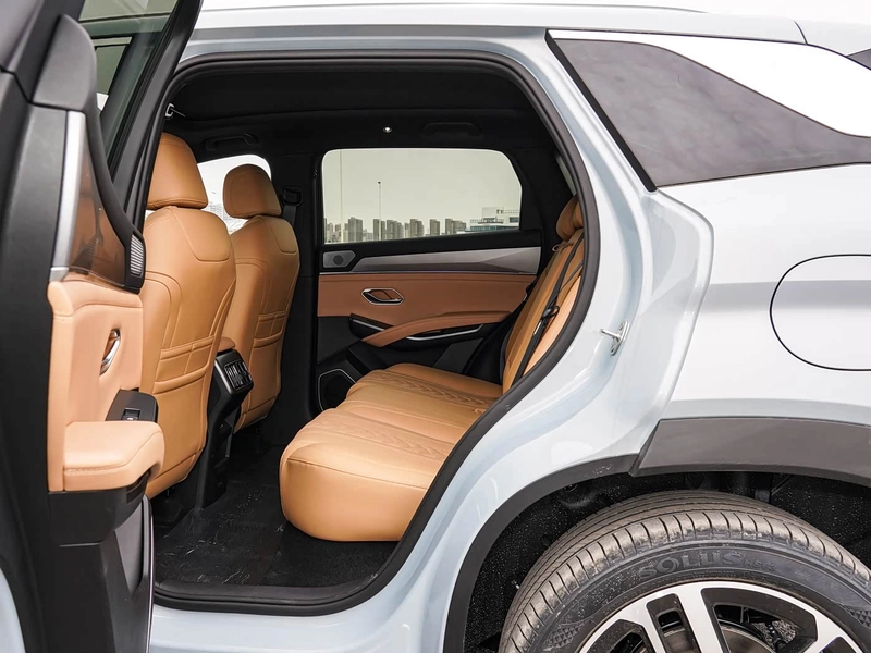 BYD Song L DM-i 2025 Smart Driving Version 112km Transcendent interior photo 15