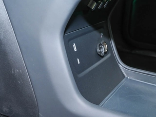 M-Hero M817 2025 Pro interior photo 18 M-Hero M817 2025 Pro interior photo 18
