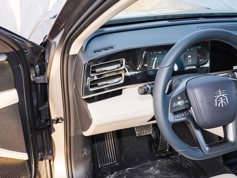 BYD Qin L 2025 DM-i Smart Driving Version 80KM Leading Type interior photo 13 BYD Qin L 2025 DM-i Smart Driving Version 80KM Leading Type interior photo 13