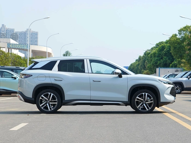 BYD Song L DM-i 2024 112km Leading Type exterior photo 8 BYD Song L DM-i 2024 112km Leading Type exterior photo 8