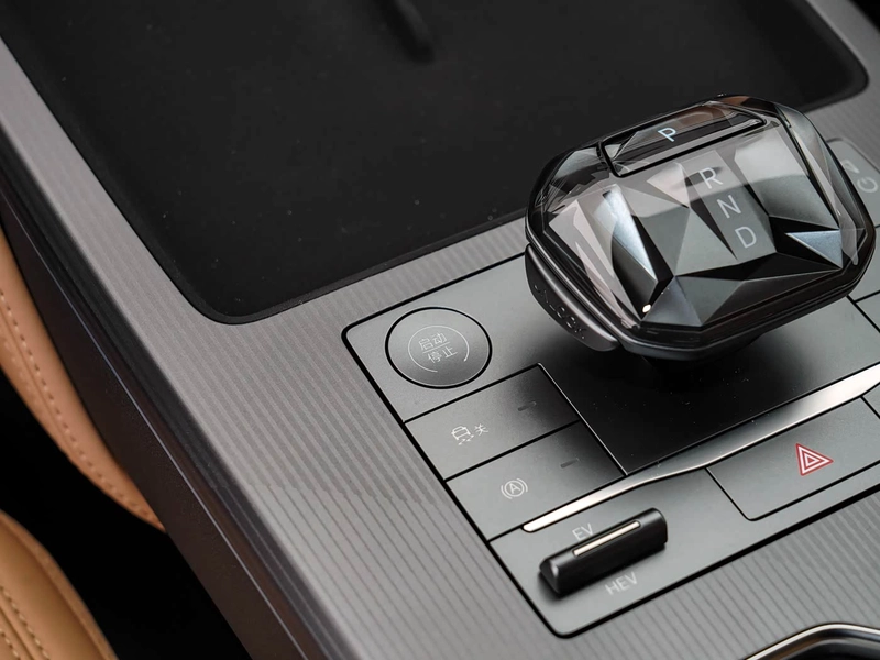 BYD Song L DM-i 2024 112km Leading Type interior photo 12 BYD Song L DM-i 2024 112km Leading Type interior photo 12