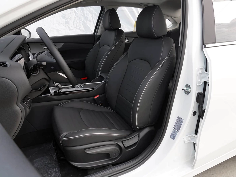 Kia K3 2024 1.5L CVT Version Confortable et Premium intérieur photo 9 Kia K3 2024 1.5L CVT Version Confortable et Premium intérieur photo 9