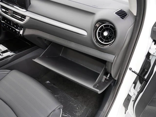 Kia K3 2024 1.5L CVT Version Confortable et Premium intérieur photo 10 Kia K3 2024 1.5L CVT Version Confortable et Premium intérieur photo 10